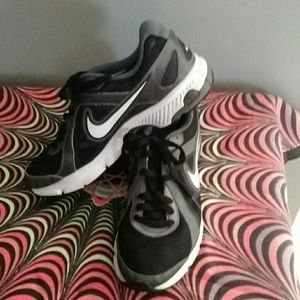 Nike tennis shoes